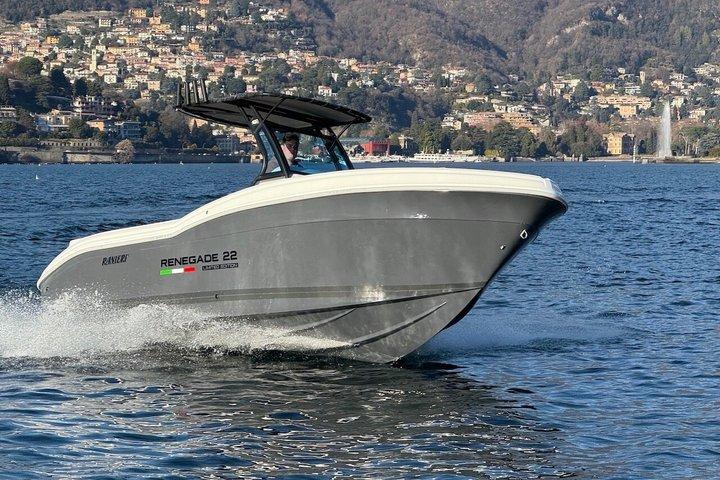 Visita a Varenna y Bellagio con Vino en el Lago Como Tour en Barco