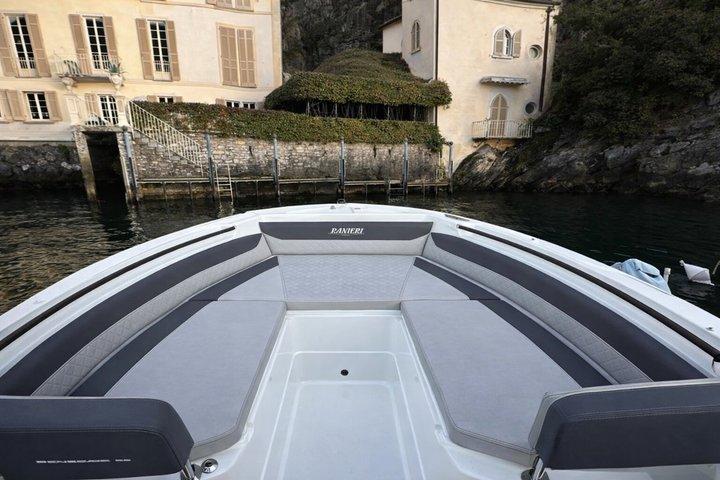 Visita a Varenna y Bellagio con Vino en el Lago Como Tour en Barco