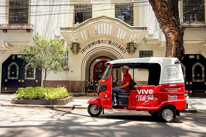 メキシコシティのローマとコンデサを巡るトゥクトゥクツアー
