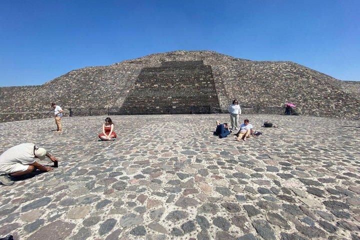 Teotihuacan Pyramids Tour without Crowds