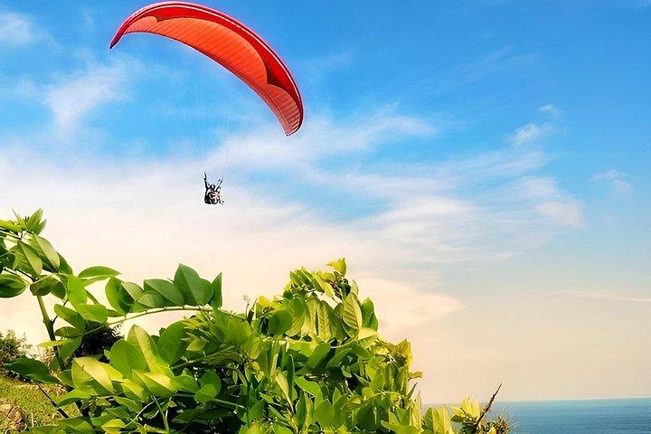 バリパラグライダー：サウスコーストタンデムフライト＆サンセット