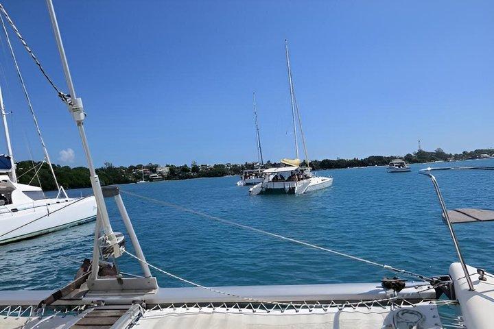 Viaggio in catamarano a Ilot Gabriel, isola piatta e Coin de mire