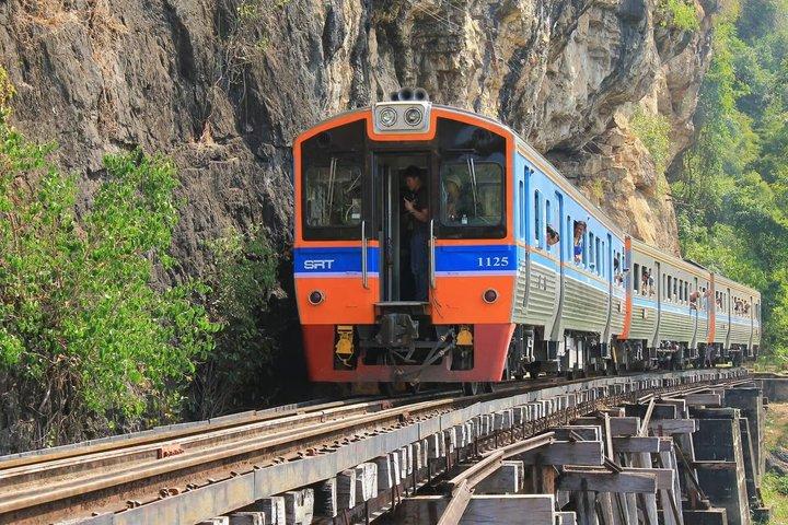 Bangkok Kanchanaburi River Kwai Bridge och Death Railway Tour