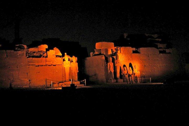 Geluids- en lichtshow bij Karnak Tempel