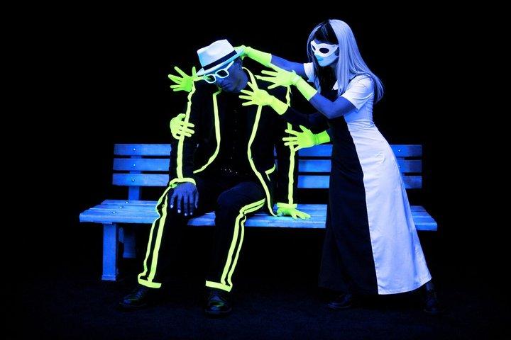 Underground Black Light Theatre interaktiv show i Prag