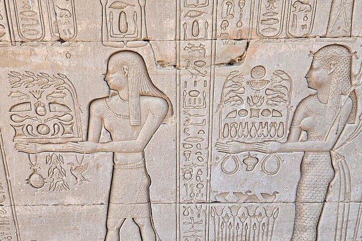 Meio dia privado no Templo Dendera de Luxor