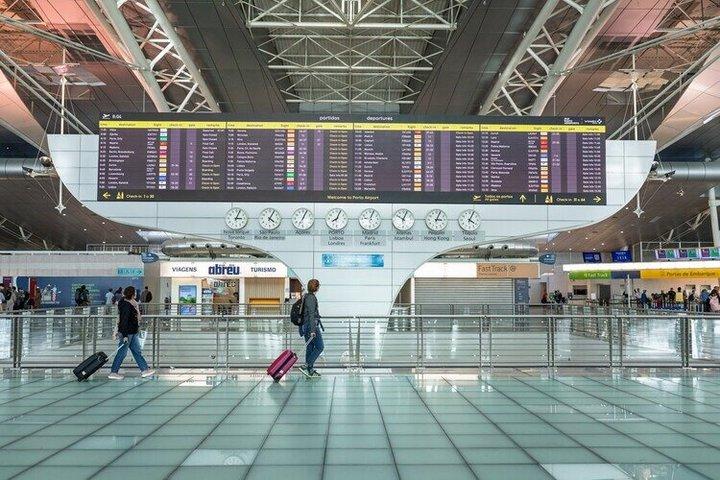 ポルト空港プライベート送迎片道または往復