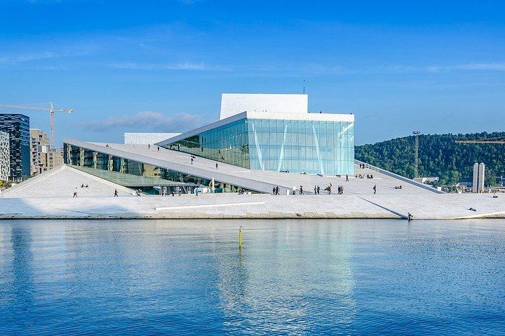 ヴィーゲラント・パーク・オペラとホルメンコーレンのオスロプライベートシティツアー
