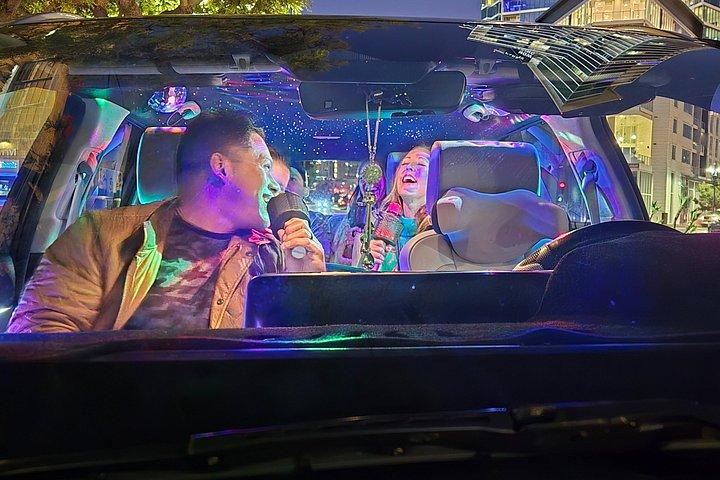 サンディエゴカラオケパーティーライドプライベートカラオケ