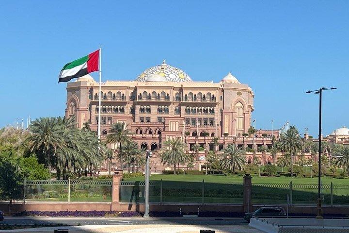 Private Abu Dhabi Stadtrundfahrt mit Abholung von Dubai oder Abu Dhabi