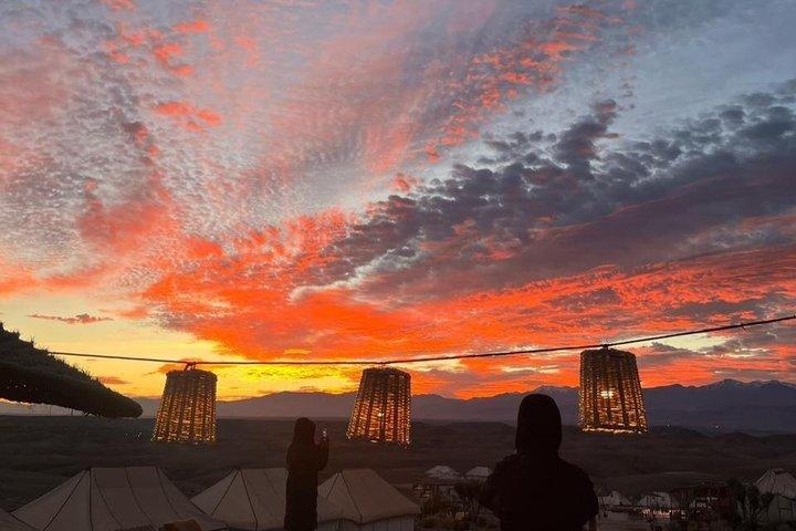 Agafay Desert Sunset Experience : Kamelritt, Abendessen und Live-Show