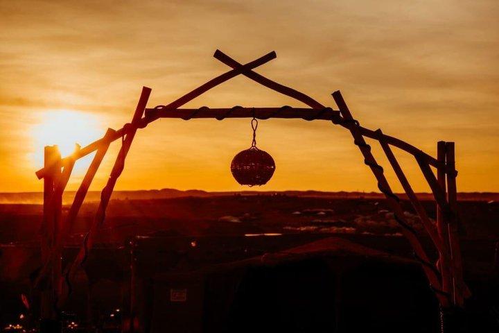 Agafay Desert Sunset Experience : Camel Ride, middag och liveshow