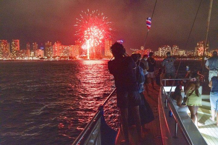 Waikiki : Crucero por fuegos artificiales desde la playa & Cocktail Open Bar | Oahu