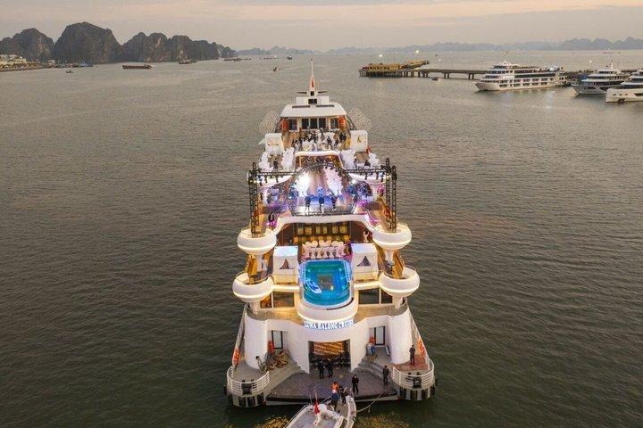 港からルナ5スター豪華日帰りクルーズハロン湾