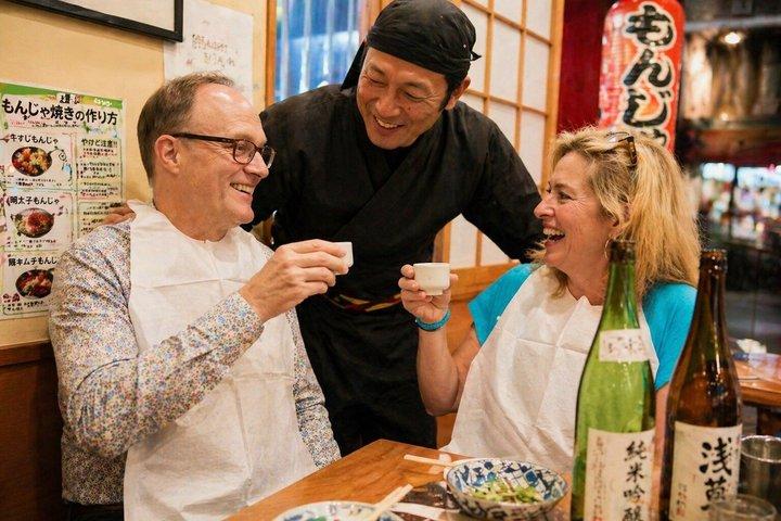 東京 : 浅草フードツアー 料理12品＆ドリンク3品