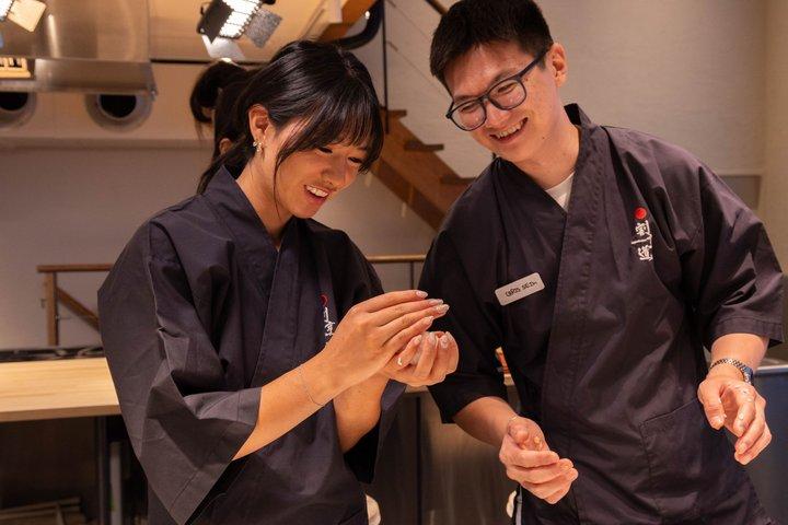 Upptäck Japanska Umami: Onigiri & Dashi Masterclass i Tokyo
