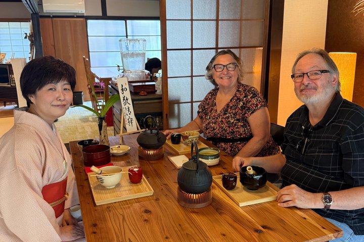 Pranzo a base di manzo di Kobe con calligrafia ed esperienze di cerimonia del tè