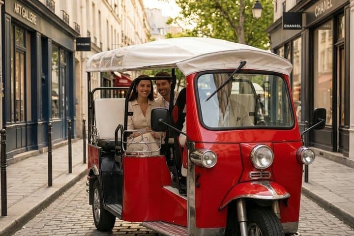 Highlights of Paris in Private Eco Tuk Tuk tours