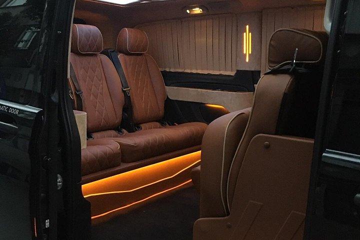Private Post/Pre Cruise Istanbul: Van, Guide & Airport/ Port Drop