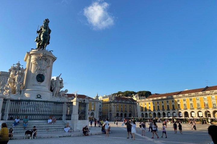 Lisbon Like a Local - Walk, Taste & Feel the City.