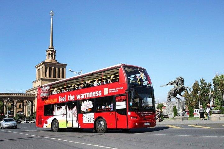 Hop On Hop Off Bustour durch die Stadt Jerewan