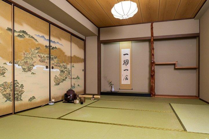 浅草舞妓屋、東京で着物のお茶会