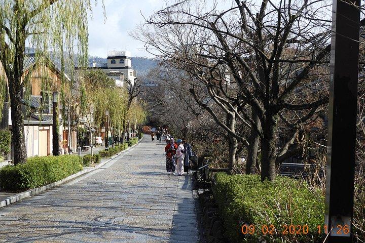 貸切着物＆祇園（芸妓街）散策ツアー