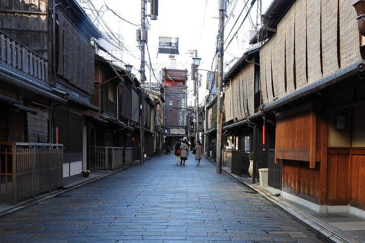 貸切着物＆祇園（芸妓街）散策ツアー