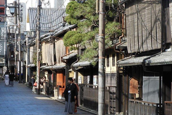 貸切着物＆祇園（芸妓街）散策ツアー