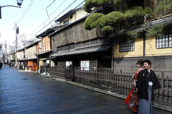 貸切着物＆祇園（芸妓街）散策ツアー
