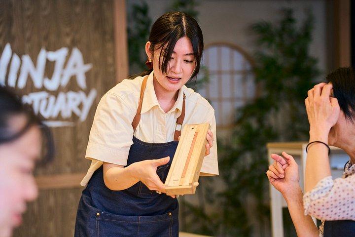 Workshop zur Herstellung von Essstäbchen in Arashiyama, Kyoto