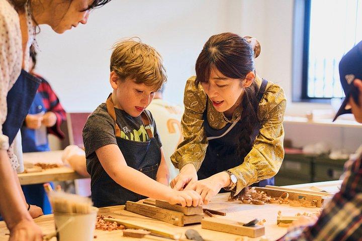Workshop zur Herstellung von Essstäbchen in Arashiyama, Kyoto