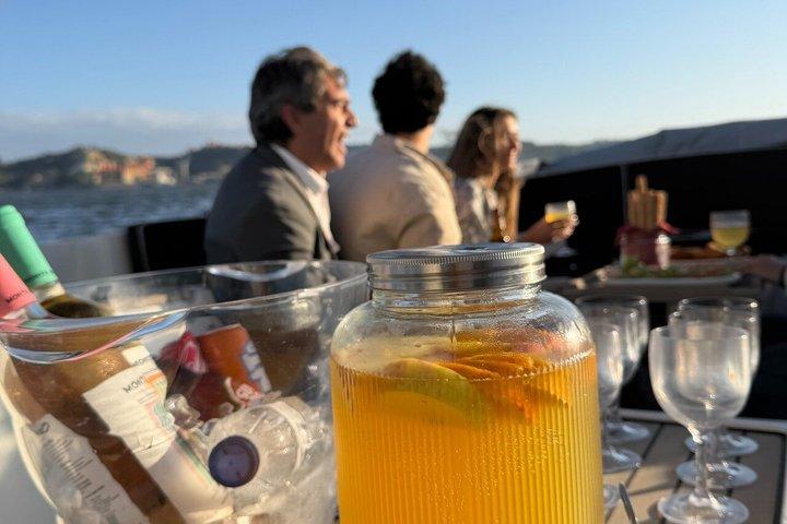 Lisbon Luxury Cruise Experience with Sangria & Pizza