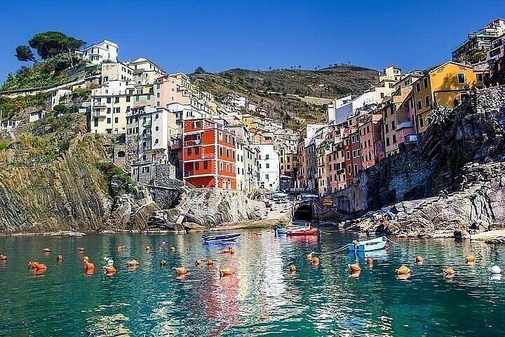 Cinque Terre Full Day Tour from Milan