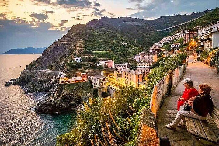 Cinque Terre Full Day Tour from Milan