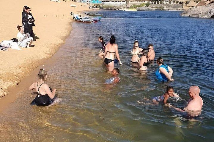 アスワン2日間ツアー：アブ・シンベル、フィラエ＆ヌビア村