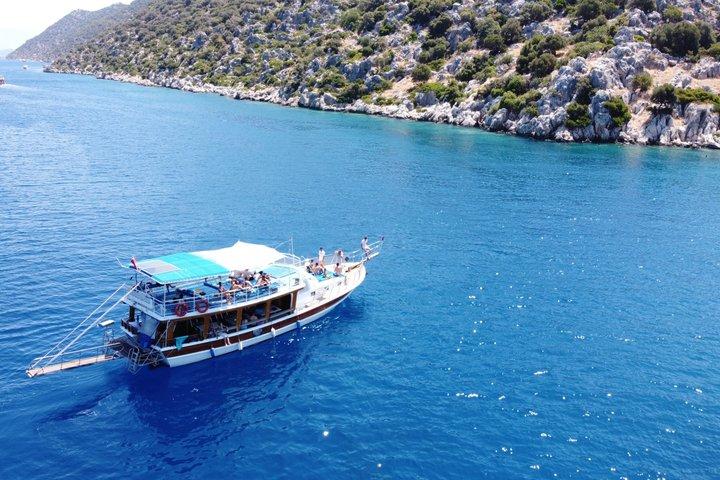 Gentle cruise over Kekova’s Sunken City beneath the waves