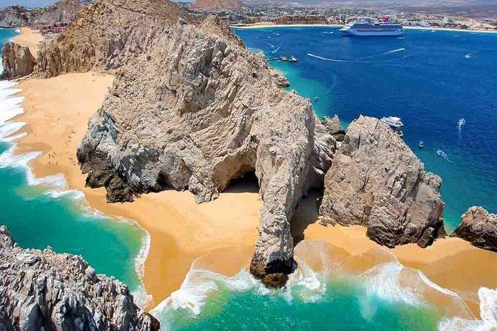 Cabo San Lucas Arches Boat Tour with Swimming and Beach Stop