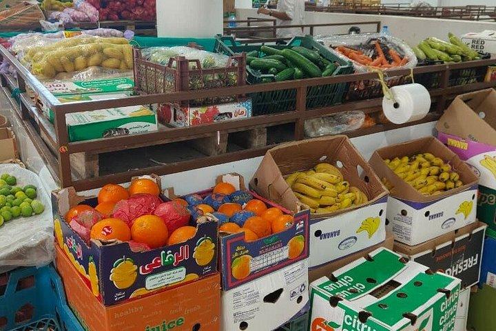 マスカット市内観光5時間スーク・モスクとファンジャ渓谷