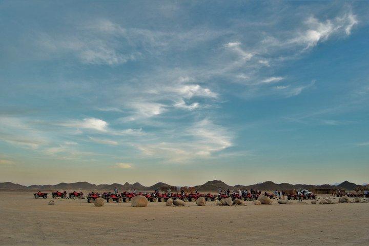 Hurghada-Desert Safari Familie Buggy, Camel Ride & Bedouin Village