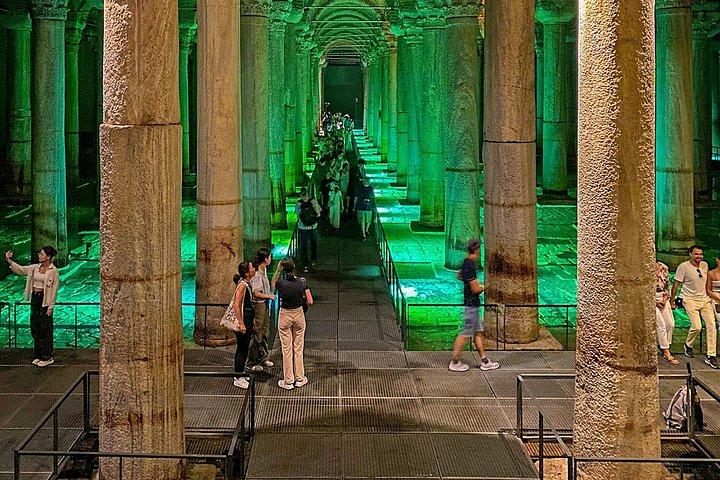 Istanbul: Basilica Cistern Entry Ticket with Tour Guide