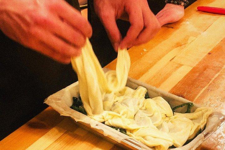 ティラナでアルバニア伝統料理教室 ラキの試食付き