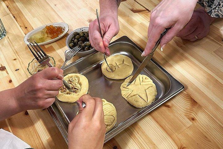 ティラナでアルバニア伝統料理教室 ラキの試食付き