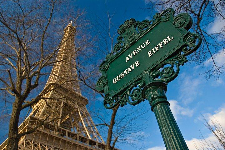Paris Day Trip with private driver from Le Havre | Guide Optional