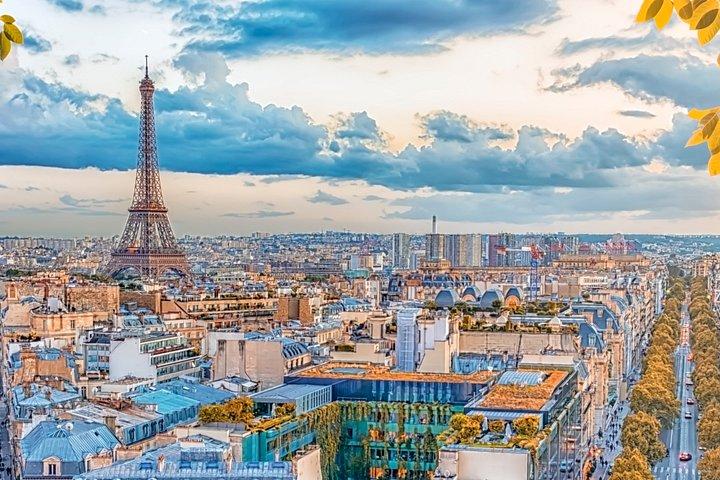 Paris Day Trip with private driver from Le Havre | Guide Optional
