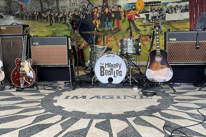 これはジョン・レノンの物語-リバプールでのビートルズのプライベートツアー