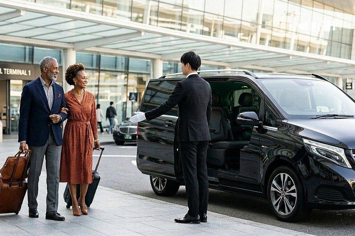 羽田空港 ⇆ メルセデス・ベンツのプライベートで東京またはディズニーランドへ