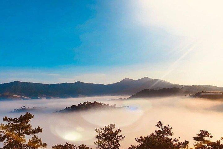 ダラット朝顔日の出と雲狩りツアー