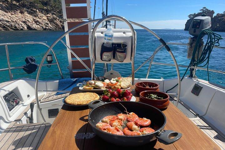 Iate à vela Alcudia: Tapas e bar aberto incluídos.