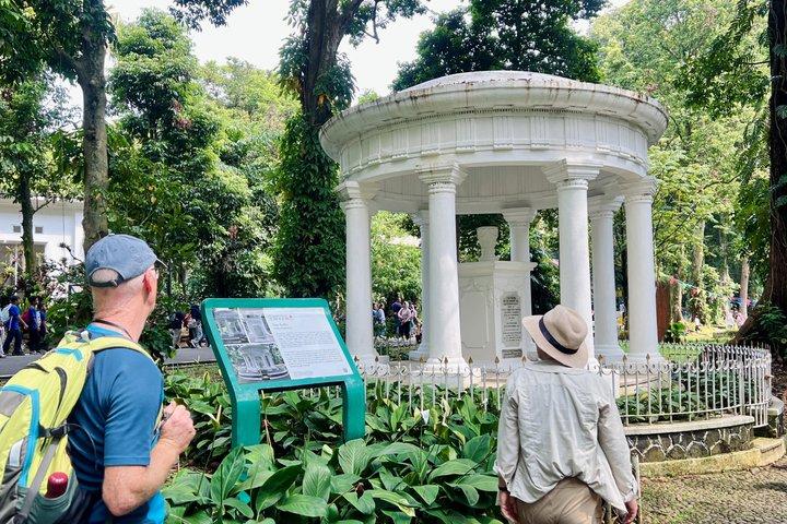ジャカルタ発 : プライベートボゴール日帰り旅行（自然、文化、ランチ付き）